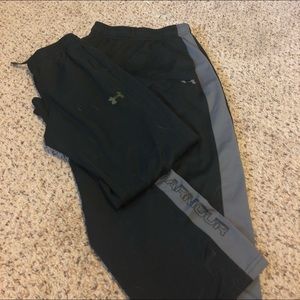 2 pair of Under Armour pants.